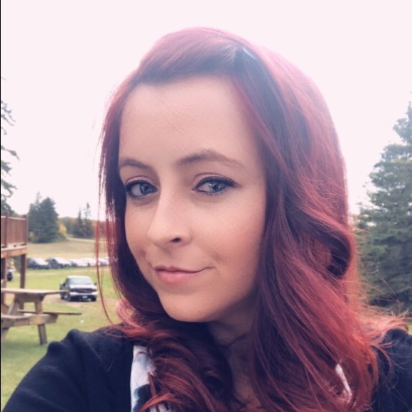 Meet your Posher, Beth - Picture 1 of 1